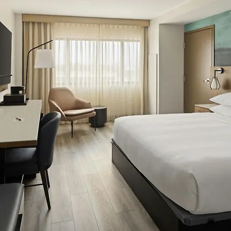 Oshkosh Marriott Waterfront Hotel & Convention Center Exterior photo