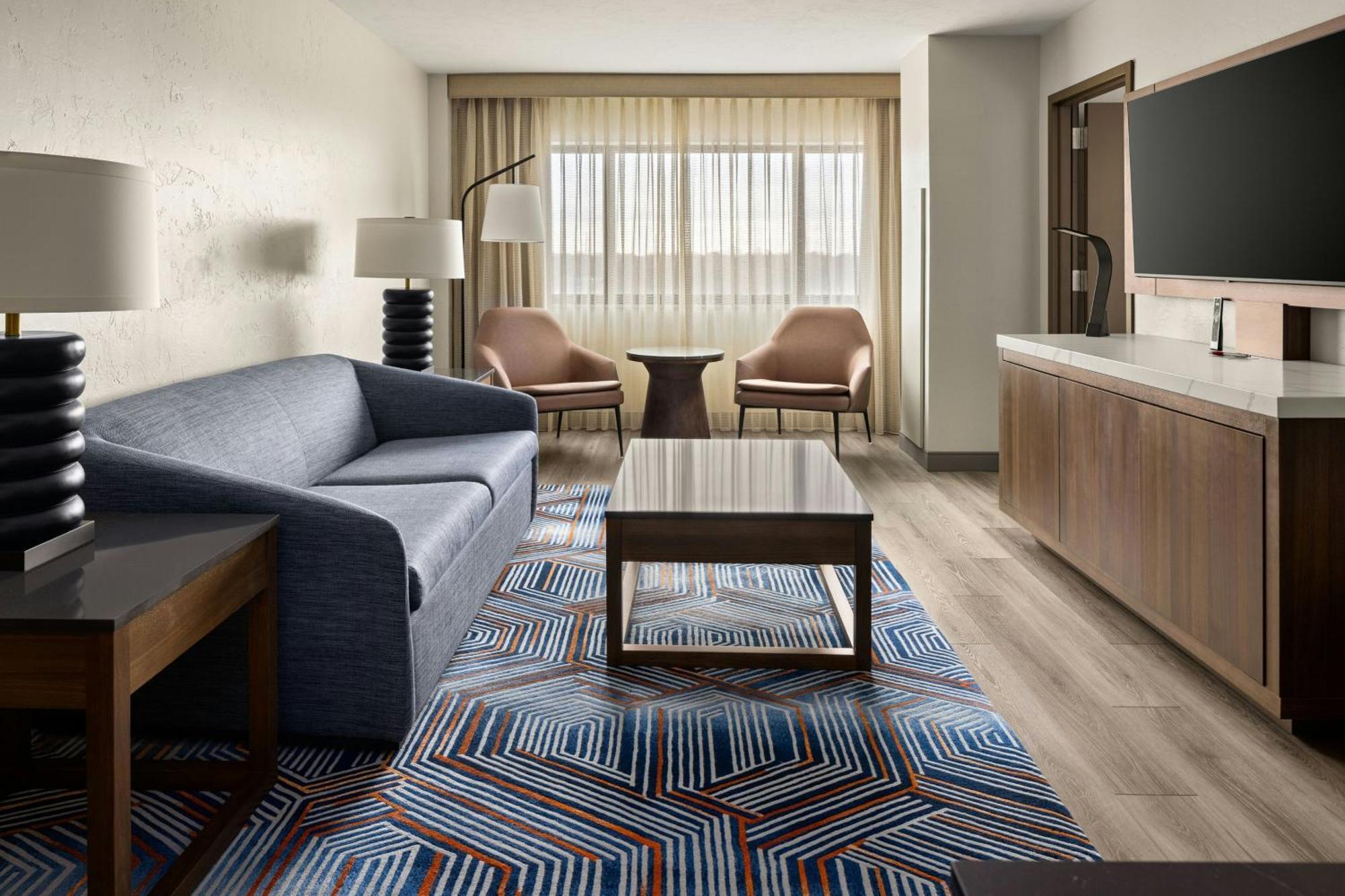 Marriott Waterfront & Convention Center