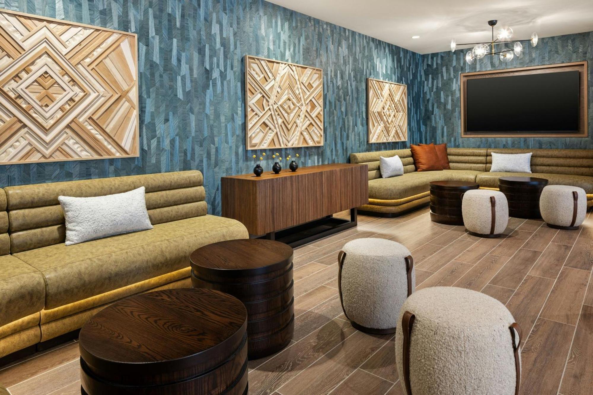 Marriott Waterfront & Convention Center Hotel 4*