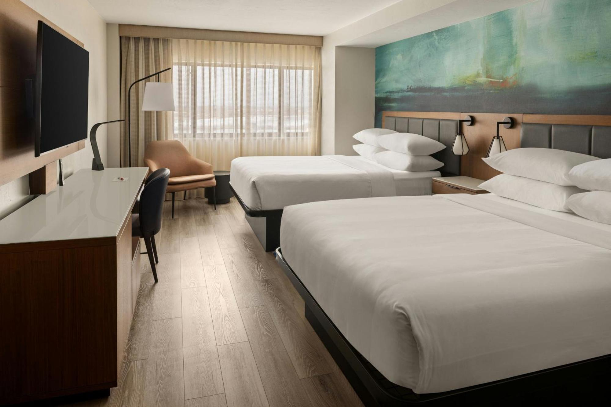 Hotel Marriott Waterfront & Convention Center 4*